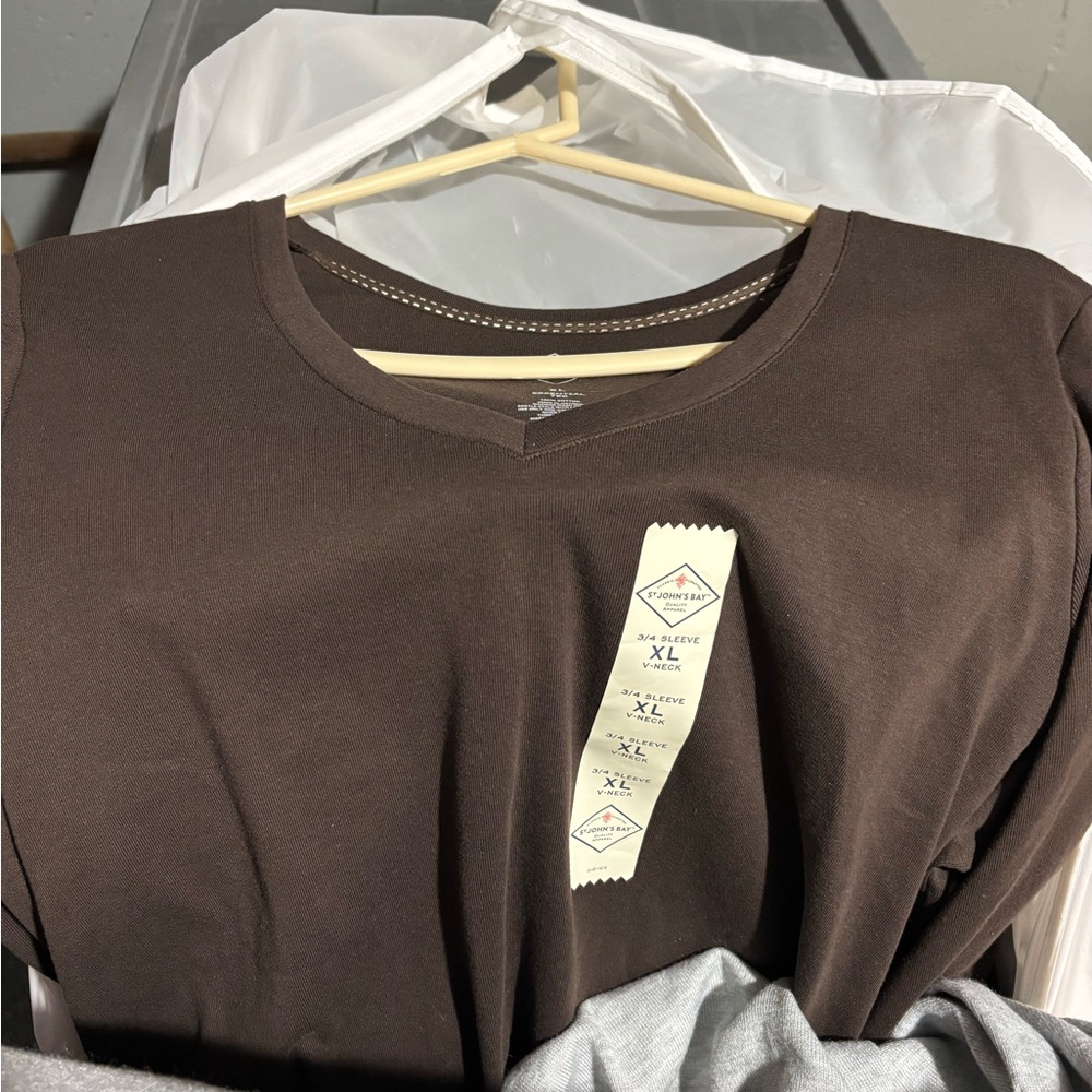 Woman’s Top Bundle Lot of 4
